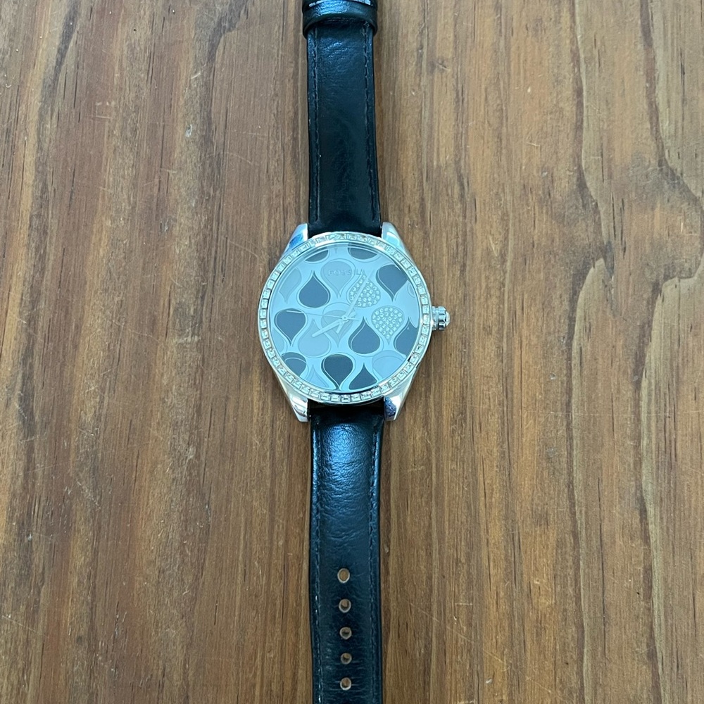 Fossil Watch - Unique Water Droplet face design with Crystal Accents. - Picture 3 of 12